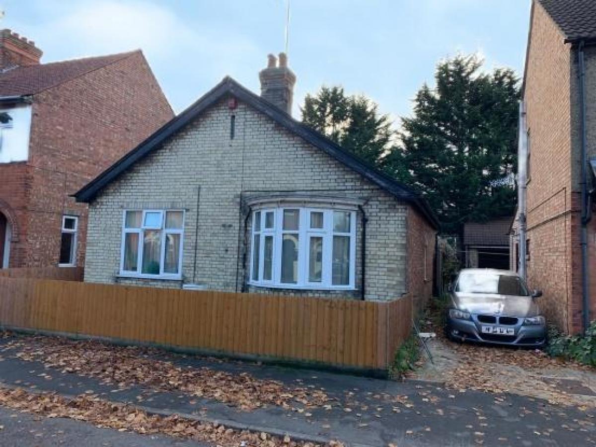 Picture of Bungalow For Sale in Peterborough, Cambridgeshire, United Kingdom