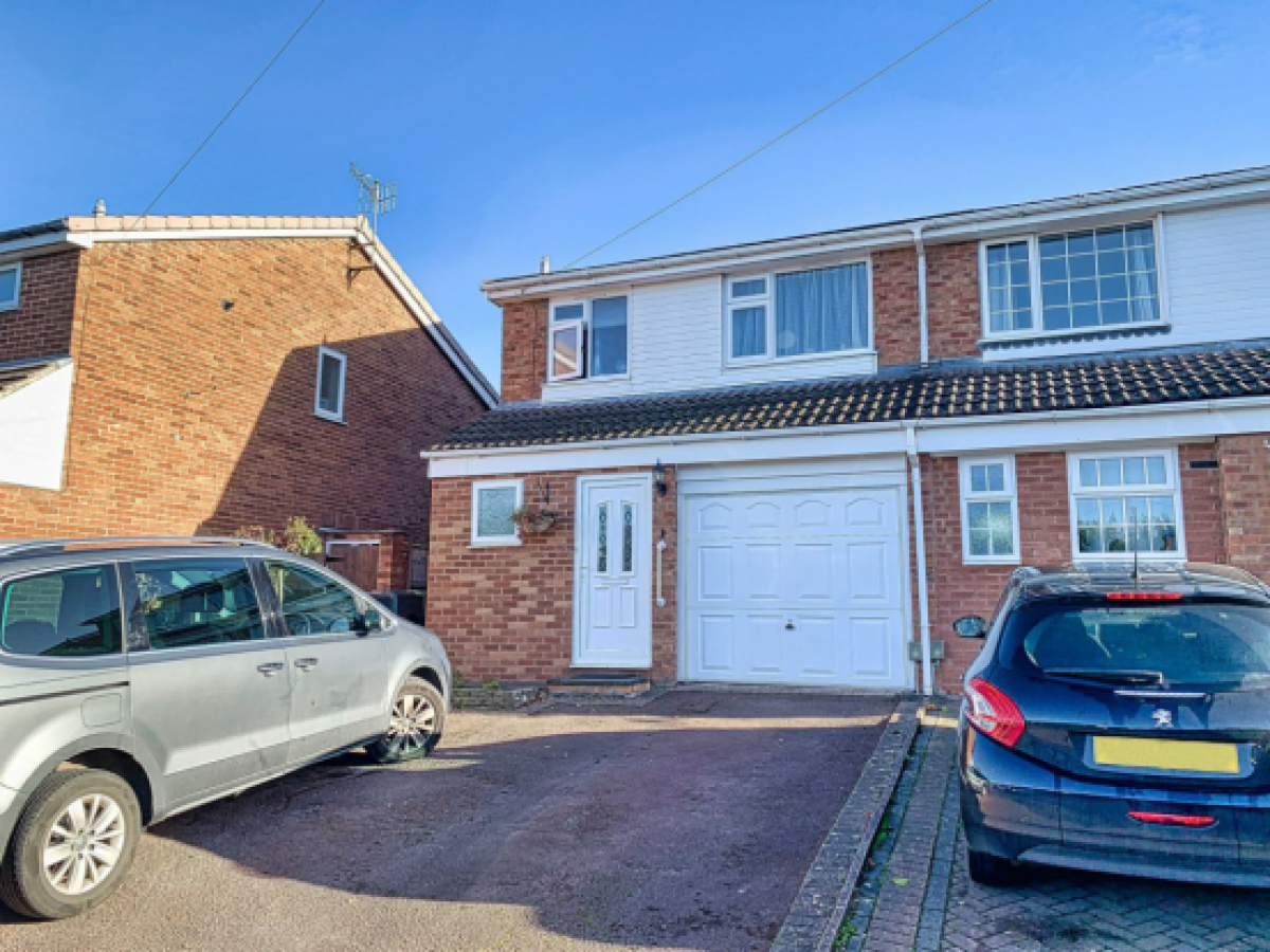 Picture of Home For Sale in Bromsgrove, Worcestershire, United Kingdom