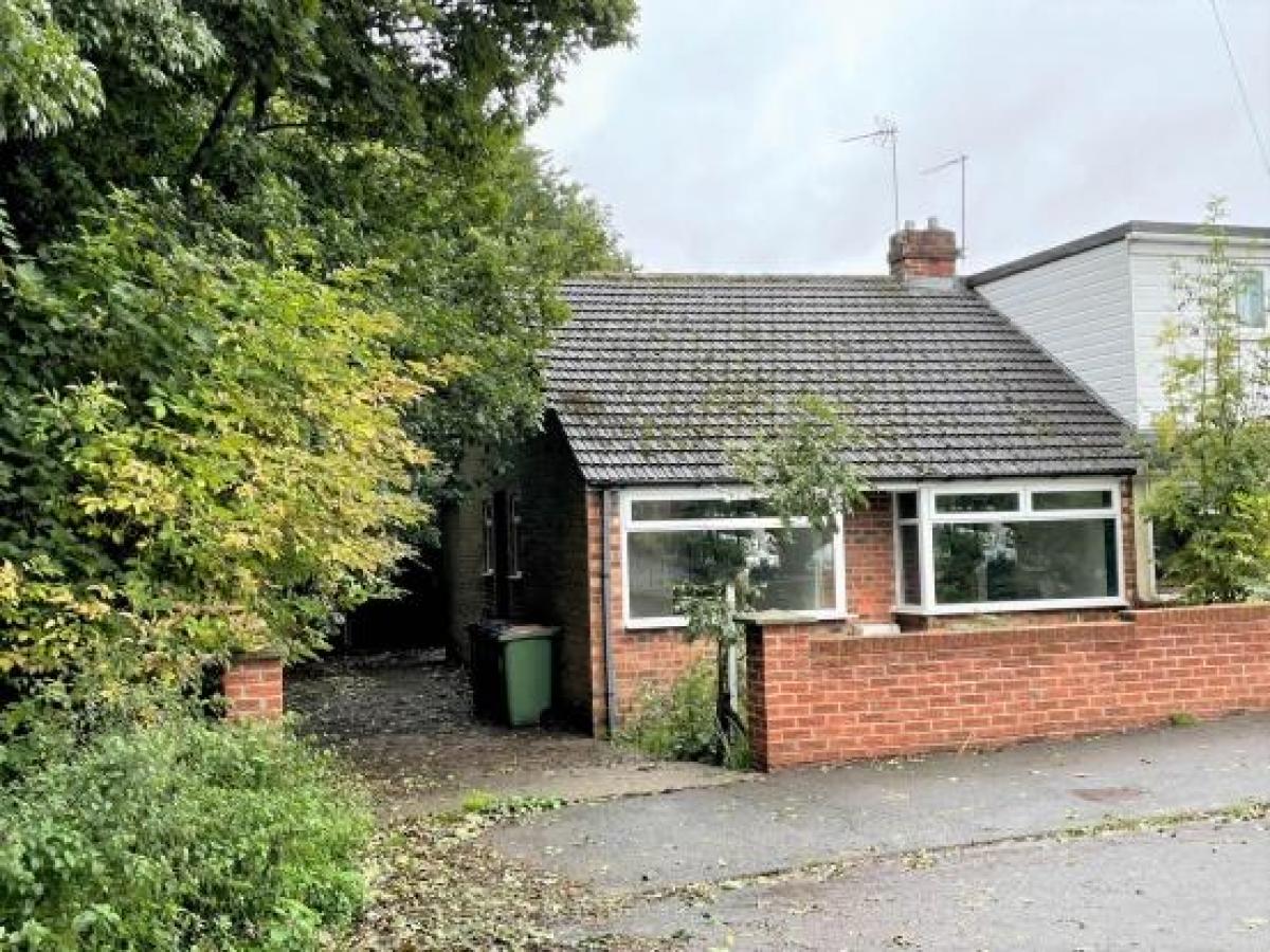 Picture of Bungalow For Sale in Middlesbrough, North Yorkshire, United Kingdom
