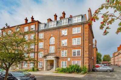 Apartment For Sale in London, United Kingdom