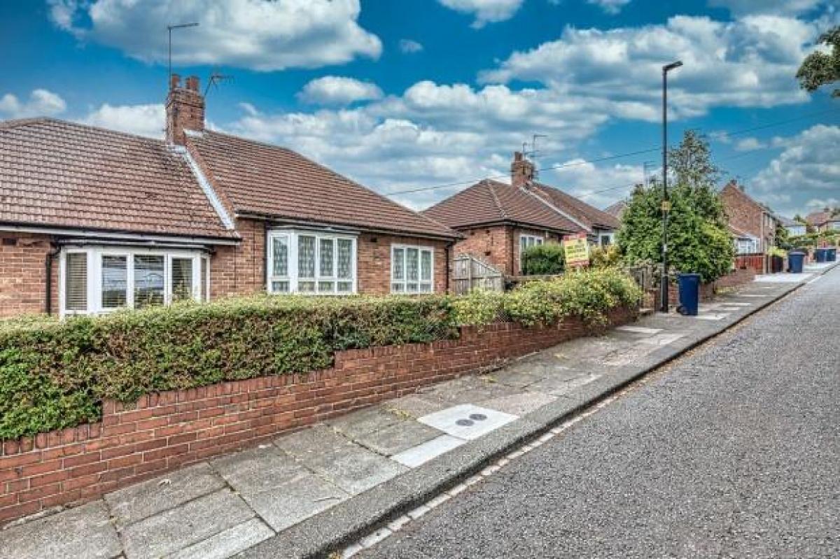 Picture of Bungalow For Sale in Newcastle upon Tyne, Tyne and Wear, United Kingdom