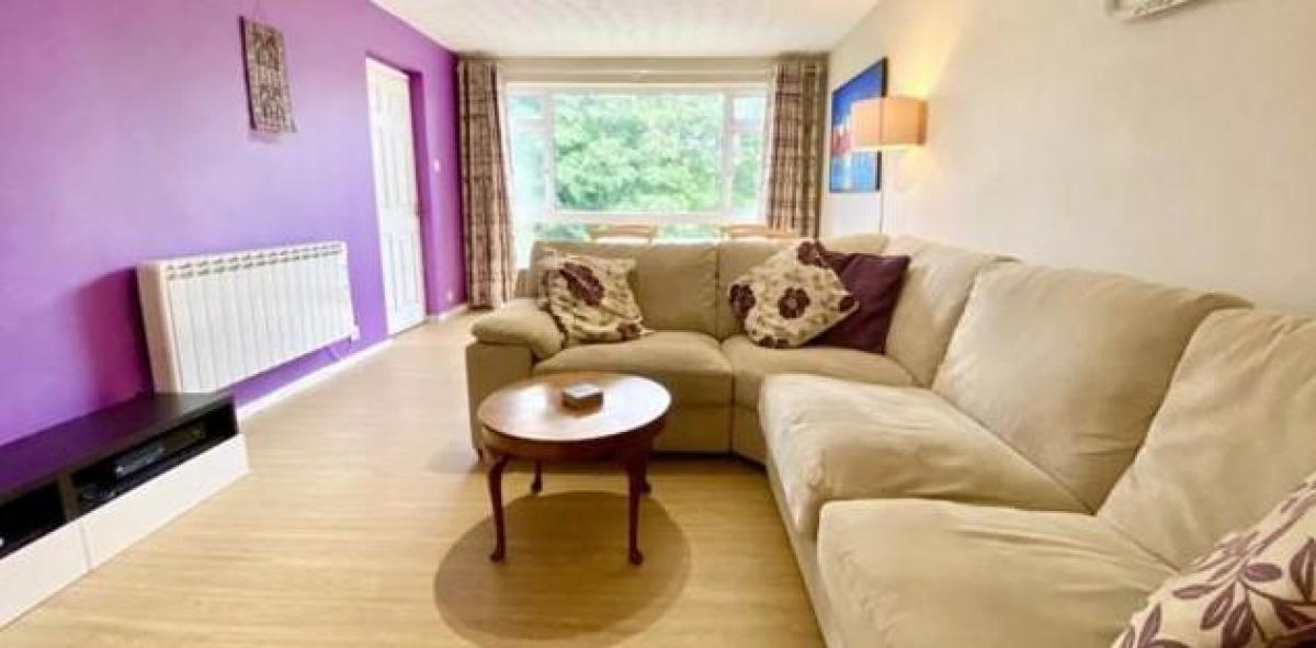 Picture of Apartment For Sale in Reading, Berkshire, United Kingdom