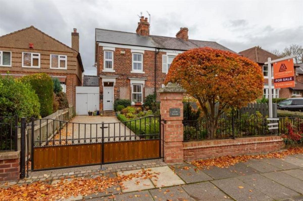 Picture of Home For Sale in Darlington, County Durham, United Kingdom