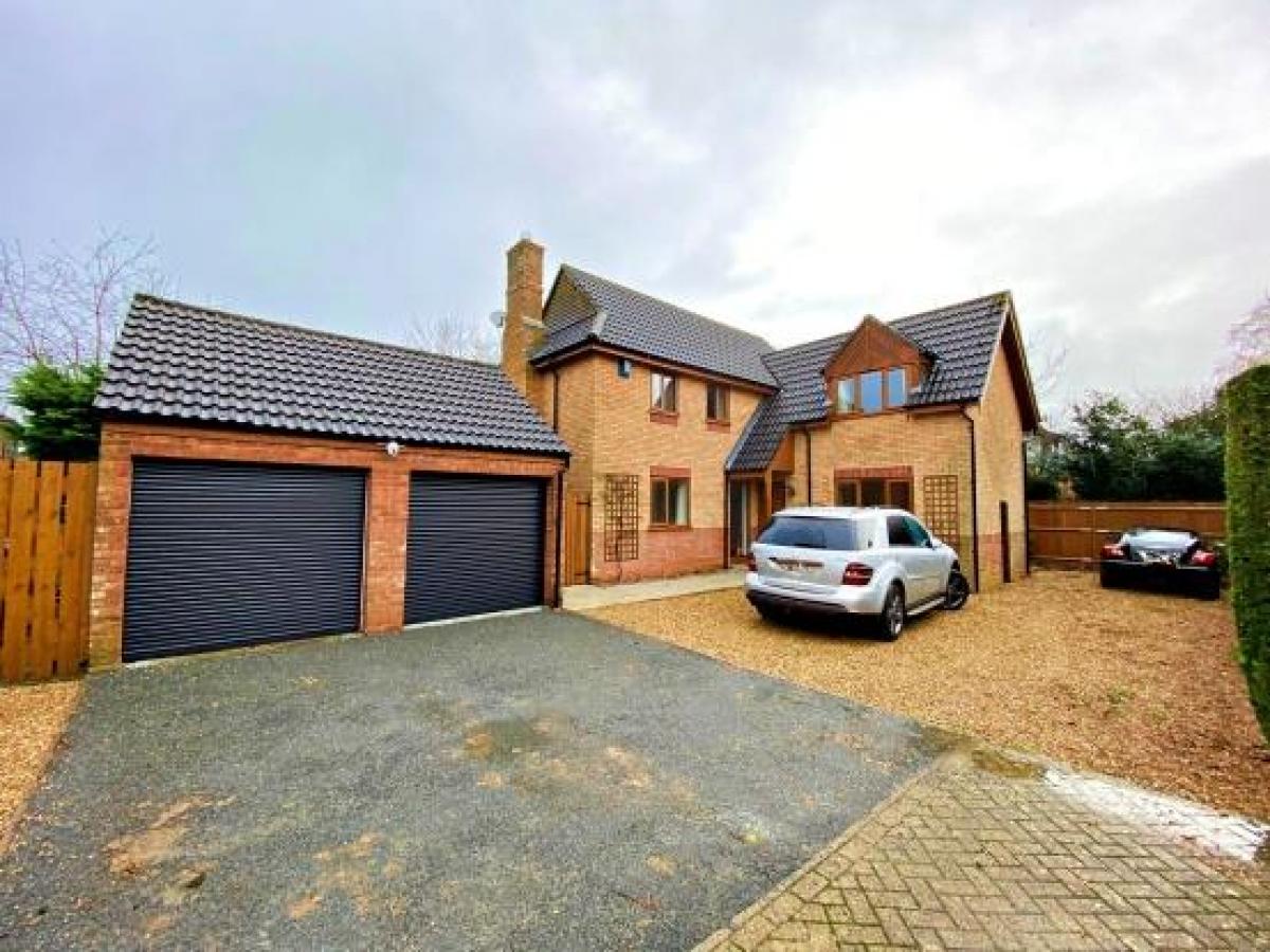 Picture of Home For Sale in Northampton, Northamptonshire, United Kingdom