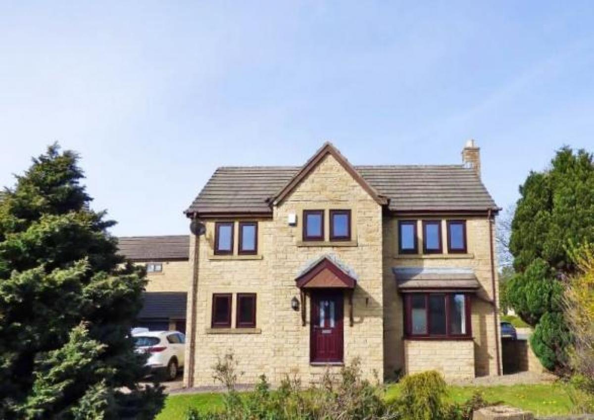 Picture of Home For Sale in Cleckheaton, West Yorkshire, United Kingdom