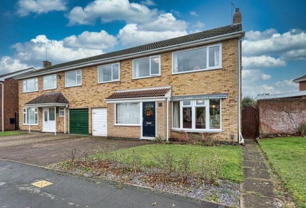 Picture of Home For Sale in Nuneaton, Warwickshire, United Kingdom