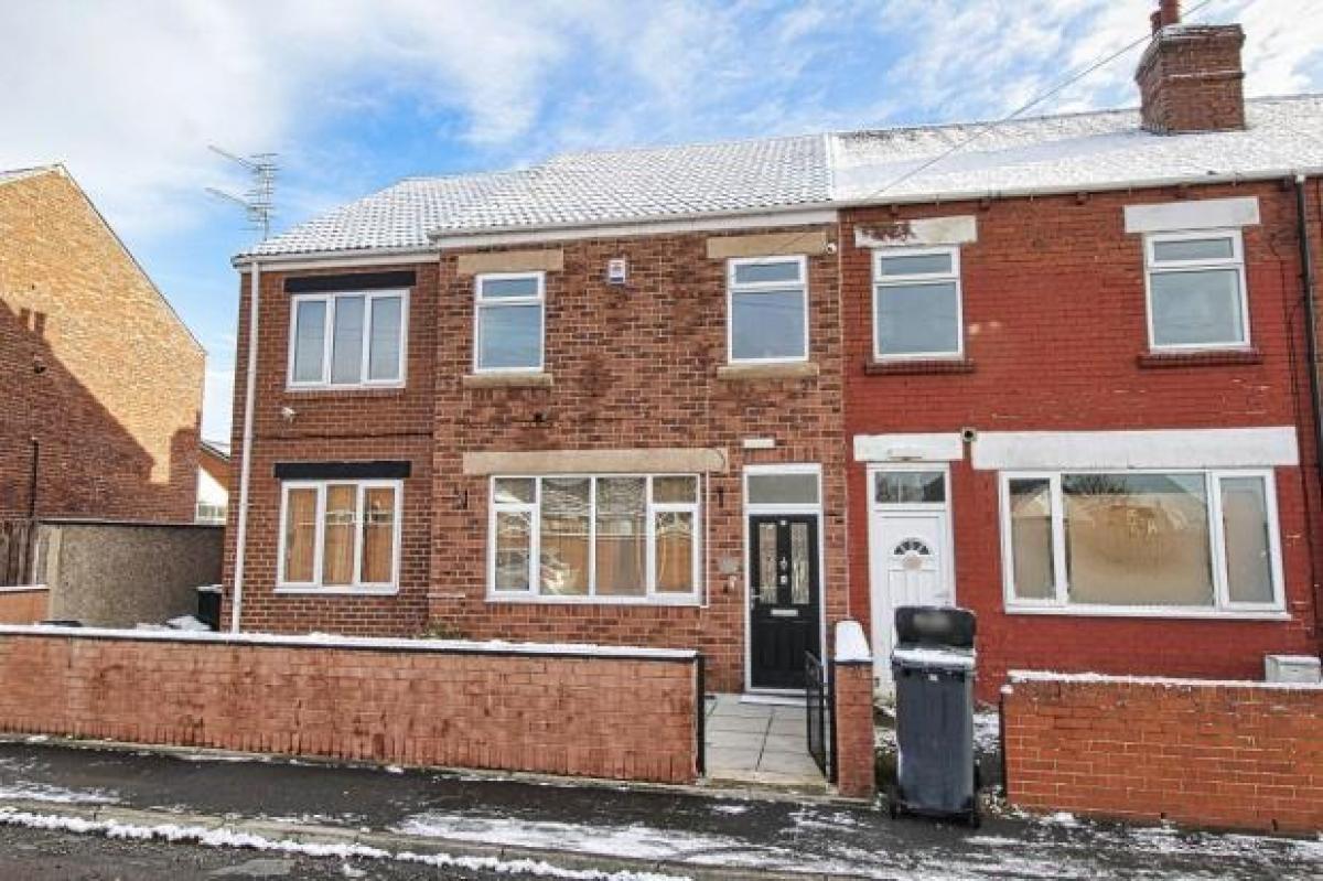 Picture of Home For Sale in Rotherham, South Yorkshire, United Kingdom
