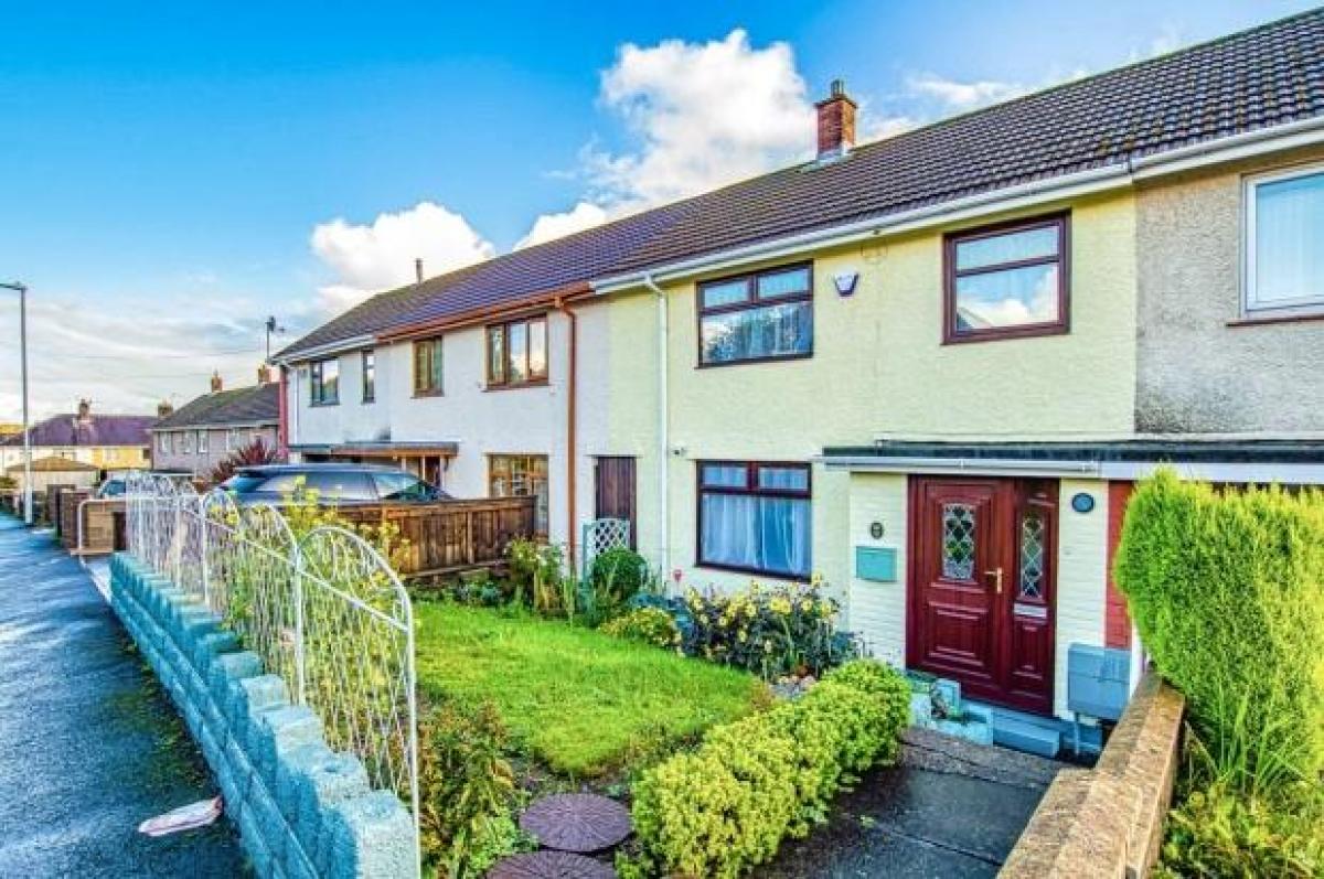 Picture of Home For Sale in Swansea, West Glamorgan, United Kingdom