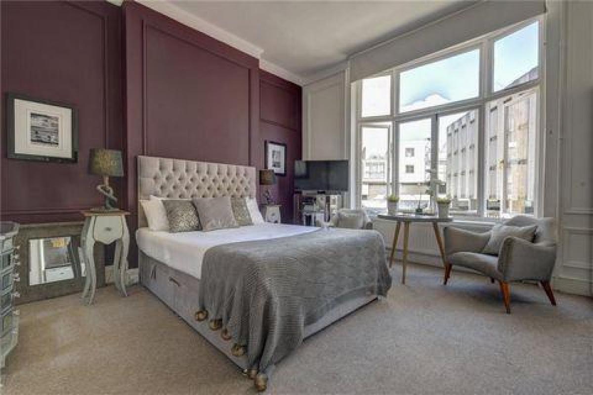 Picture of Apartment For Sale in London, Greater London, United Kingdom