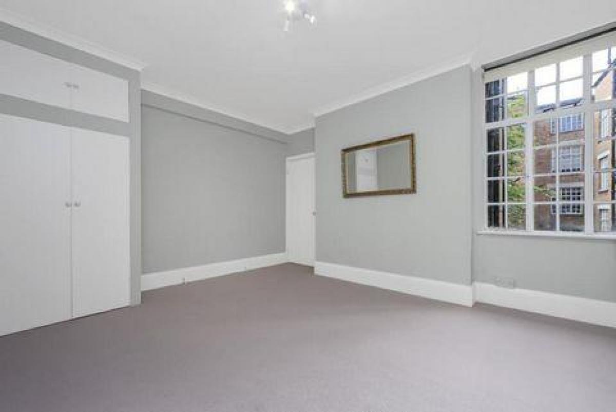 Picture of Apartment For Sale in London, Greater London, United Kingdom