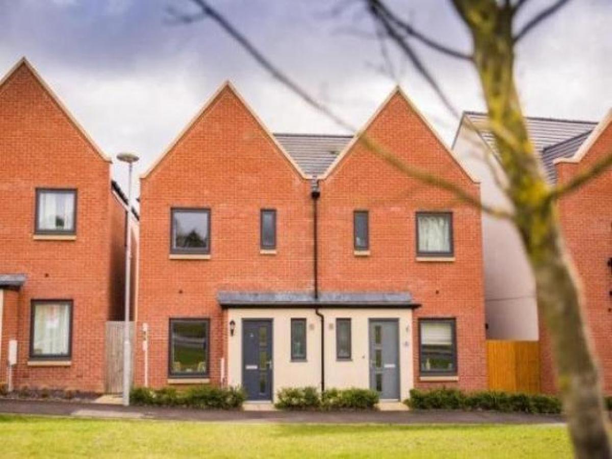 Picture of Home For Rent in Basingstoke, Hampshire, United Kingdom