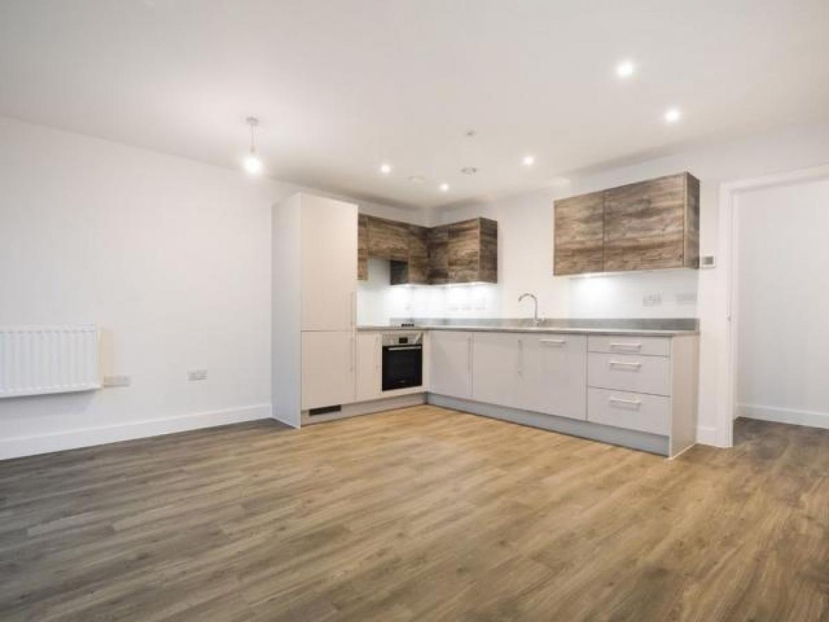 Picture of Apartment For Rent in Walton on Thames, Surrey, United Kingdom