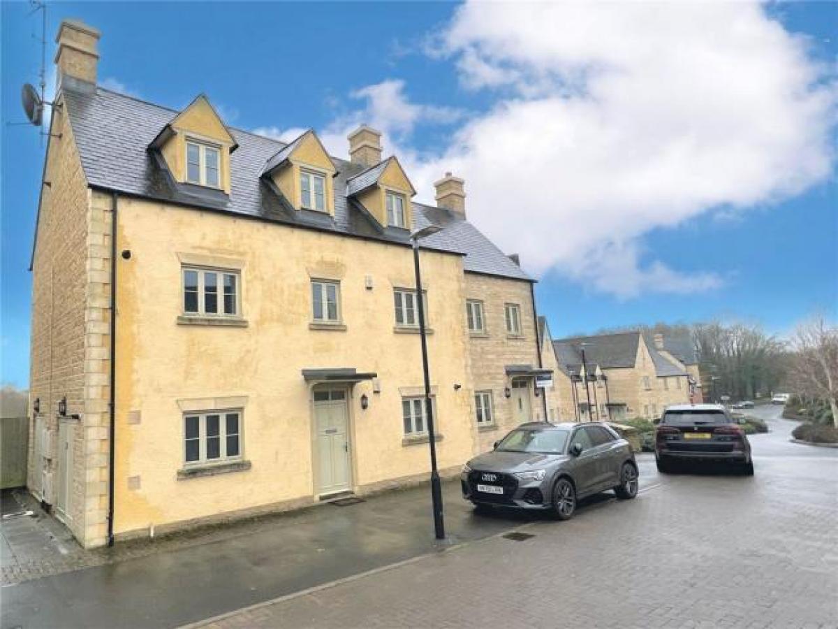 Picture of Apartment For Rent in Cirencester, Gloucestershire, United Kingdom