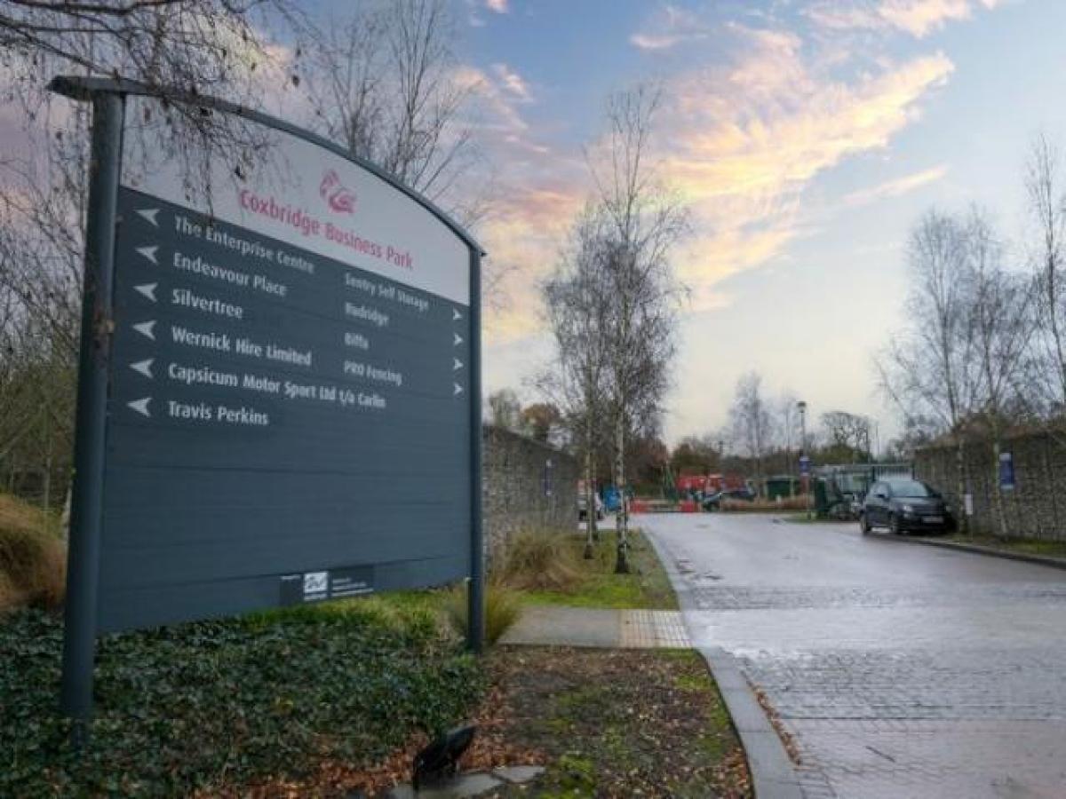 Picture of Industrial For Rent in Farnham, Surrey, United Kingdom