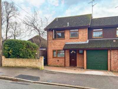 Home For Rent in Fleet, United Kingdom