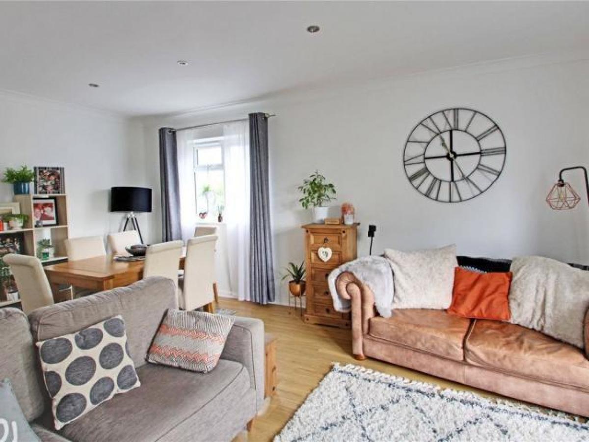 Picture of Apartment For Rent in Chertsey, Surrey, United Kingdom