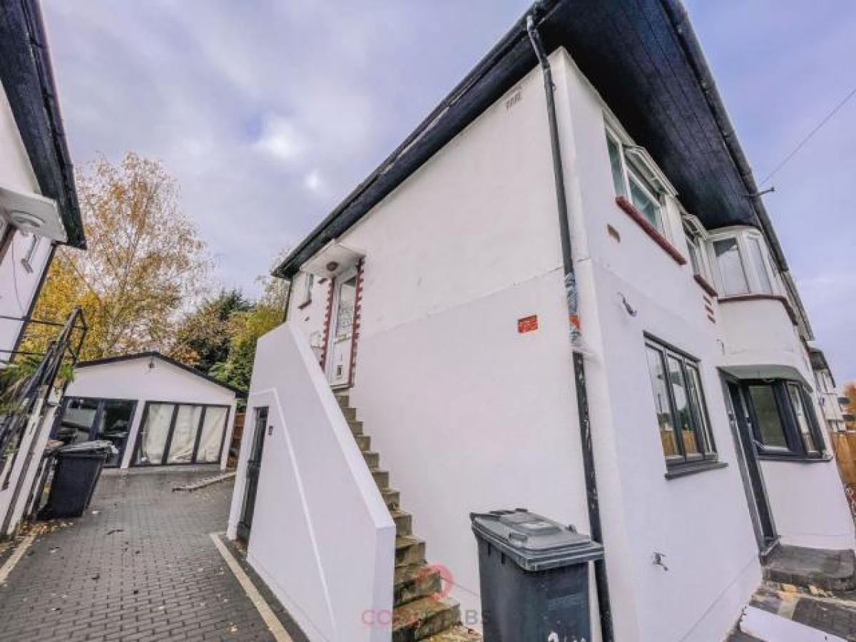 Picture of Apartment For Rent in Borehamwood, Hertfordshire, United Kingdom