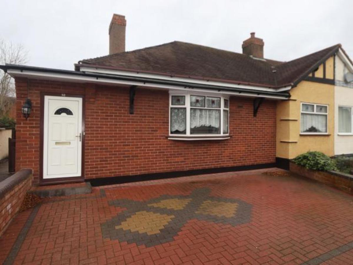 Picture of Bungalow For Rent in Cannock, Staffordshire, United Kingdom