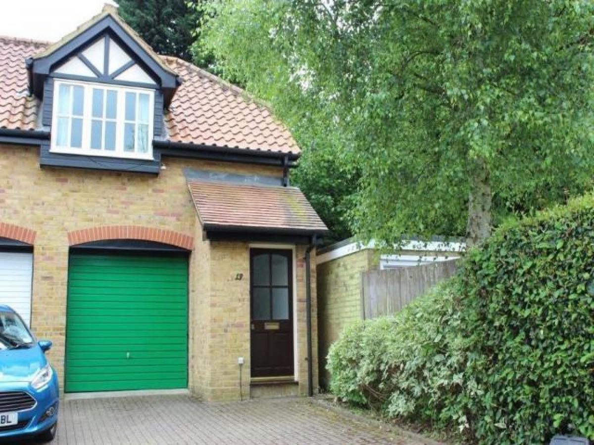 Picture of Apartment For Rent in Harpenden, Hertfordshire, United Kingdom