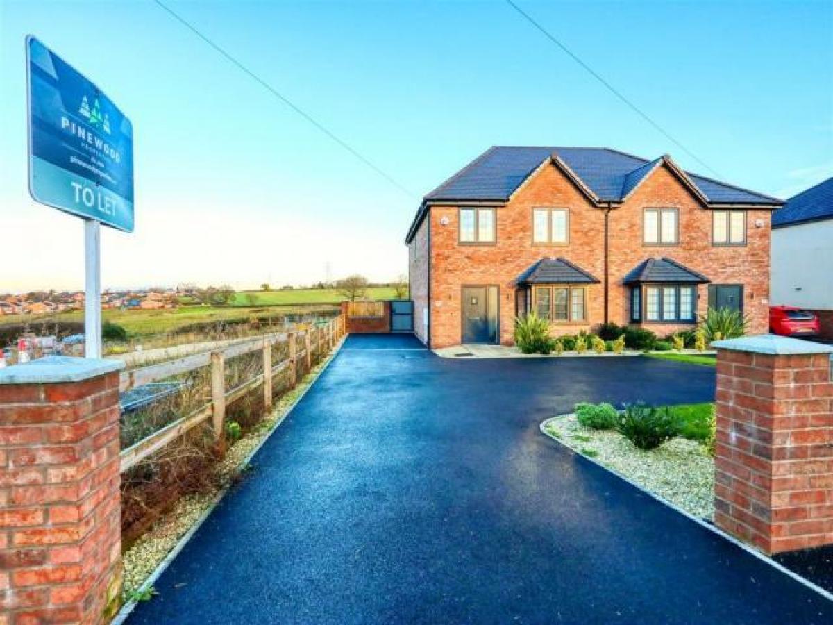 Picture of Home For Rent in Chesterfield, Derbyshire, United Kingdom