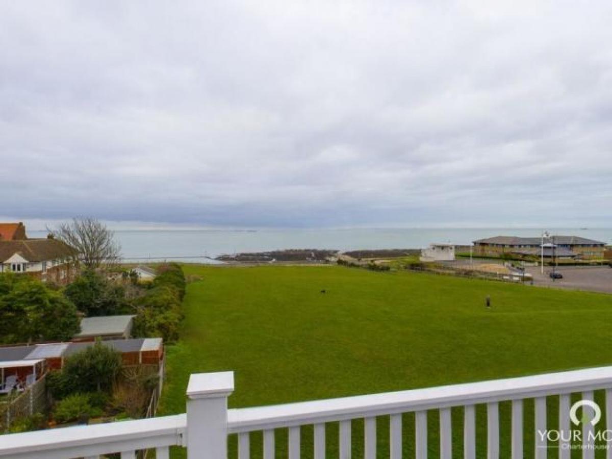 Picture of Apartment For Rent in Margate, Kent, United Kingdom