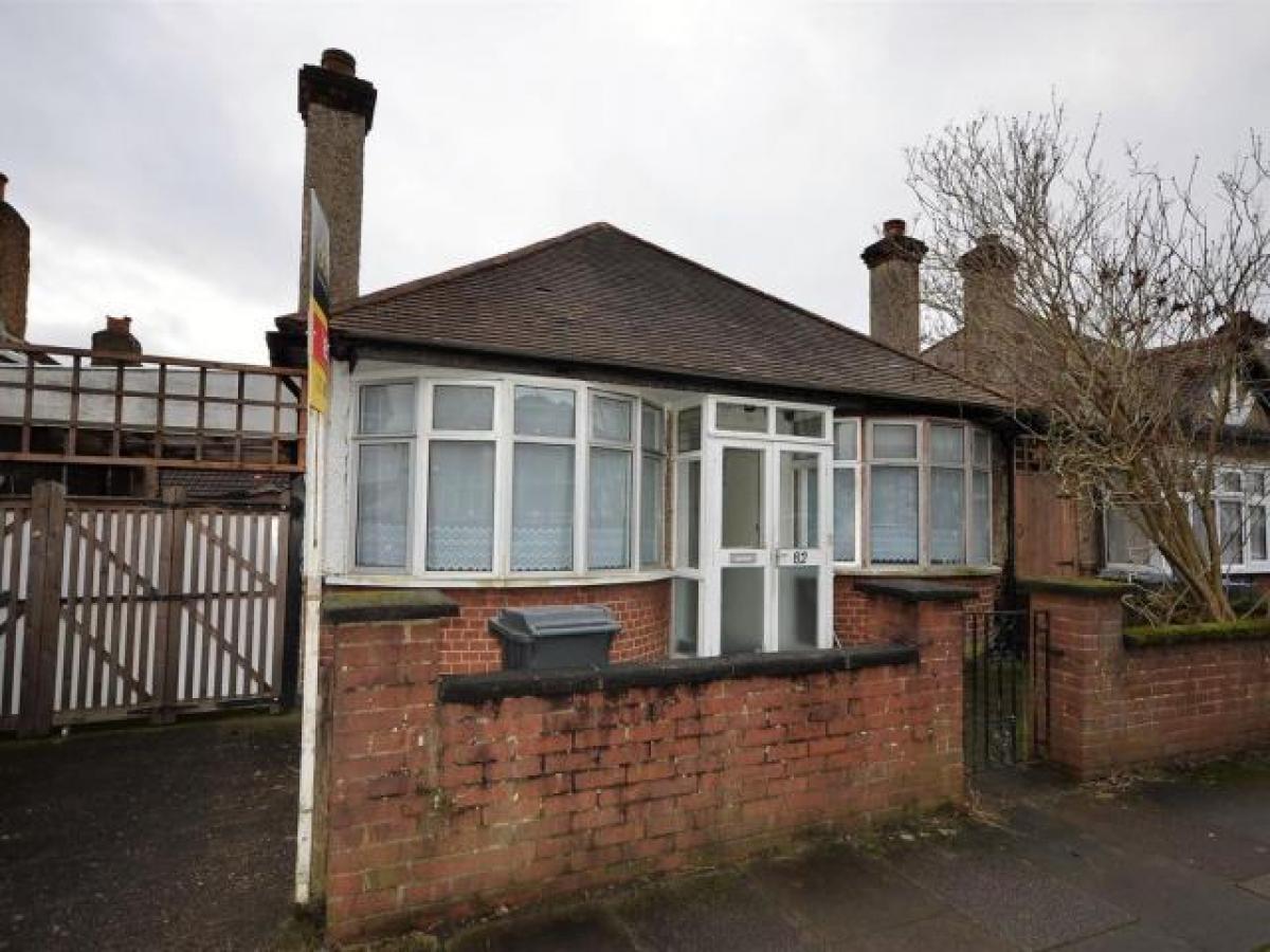 Picture of Bungalow For Rent in Wembley, Greater London, United Kingdom
