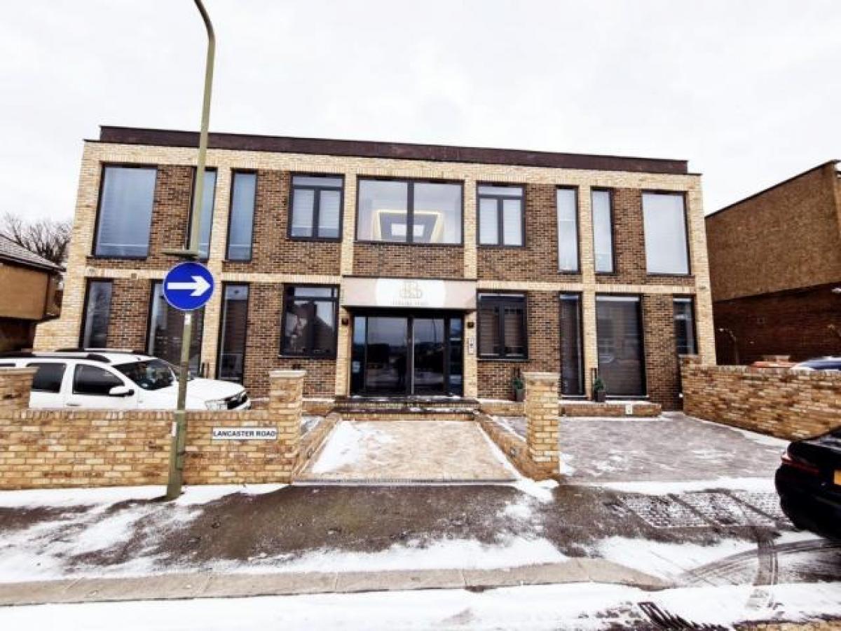 Picture of Apartment For Rent in Barnet, Hertfordshire, United Kingdom