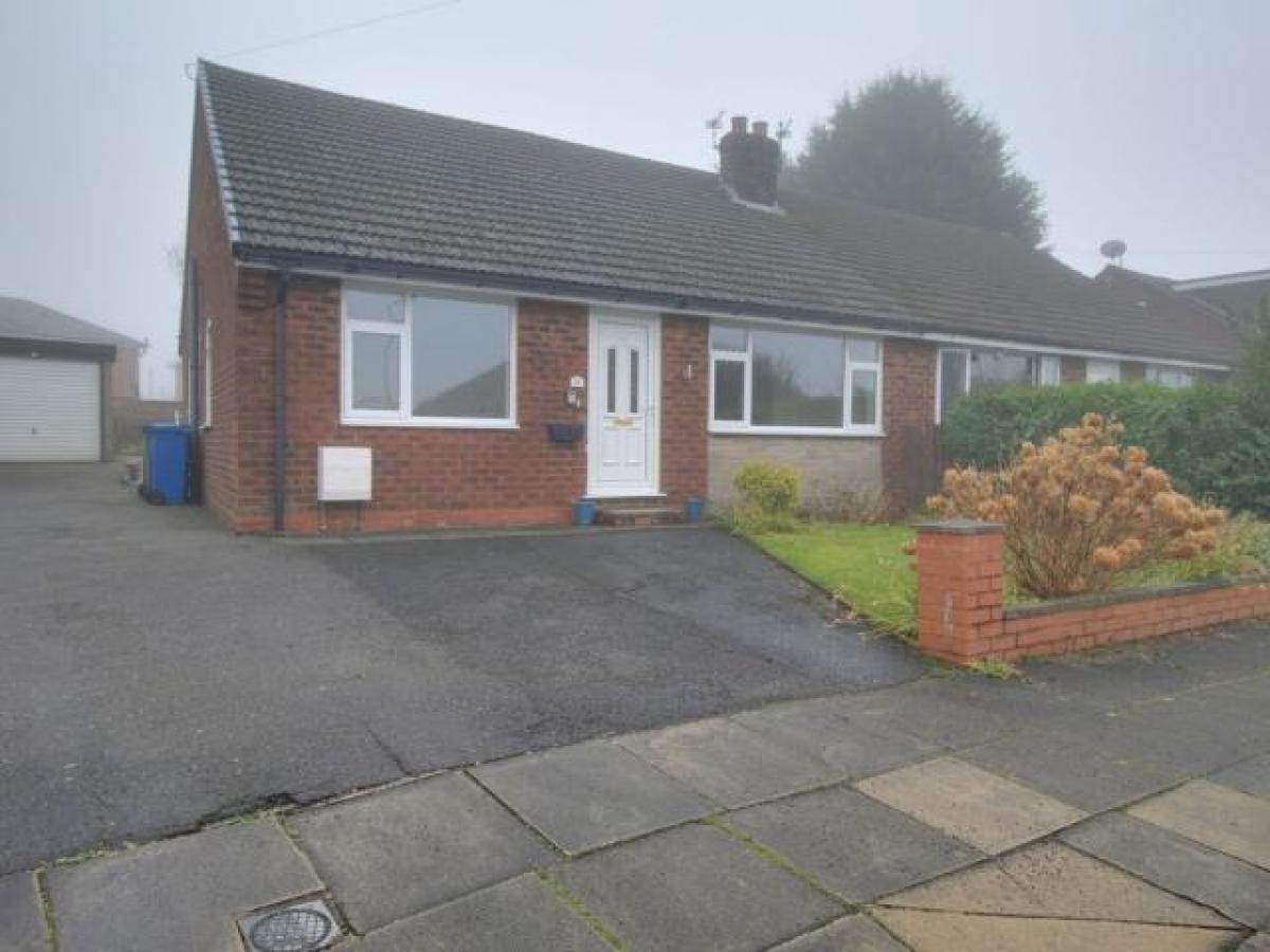 Picture of Bungalow For Rent in Bury, Greater Manchester, United Kingdom