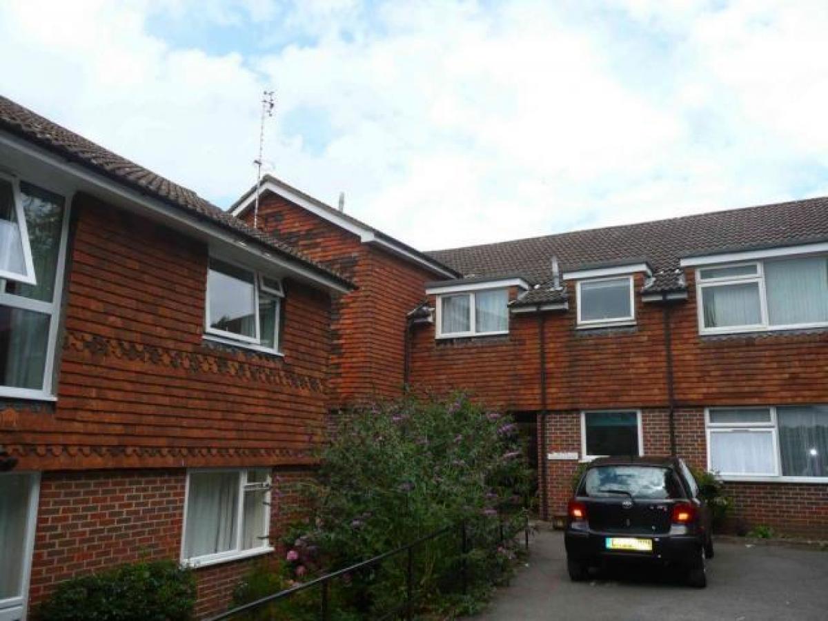 Picture of Apartment For Rent in Leatherhead, Surrey, United Kingdom