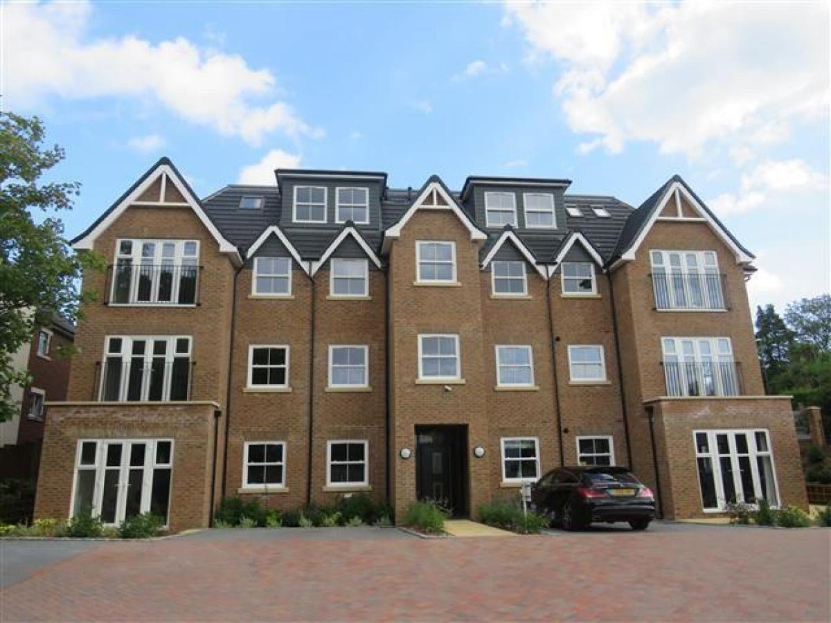 Picture of Apartment For Rent in Haywards Heath, West Sussex, United Kingdom