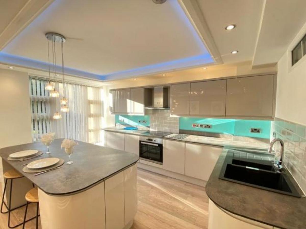 Picture of Apartment For Rent in Crewe, Cheshire, United Kingdom