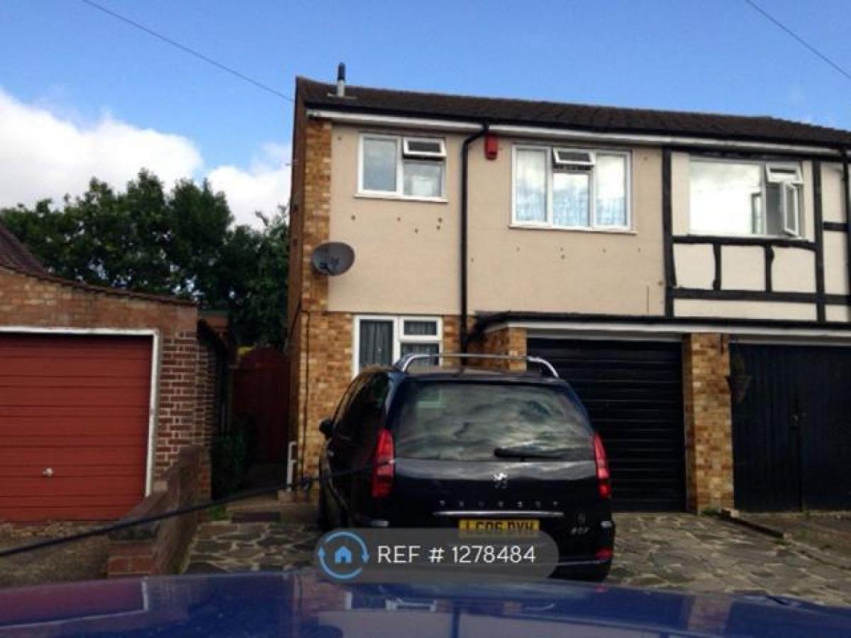 Picture of Home For Rent in Feltham, Northern Ireland, United Kingdom
