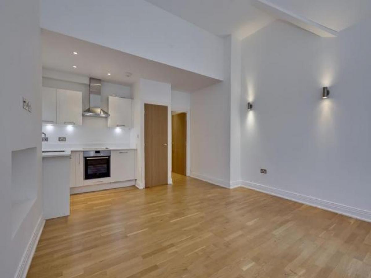 Picture of Apartment For Rent in Weybridge, Surrey, United Kingdom