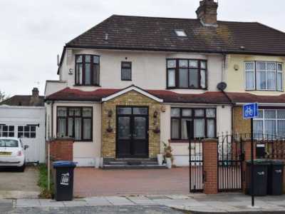 Home For Rent in Enfield, United Kingdom