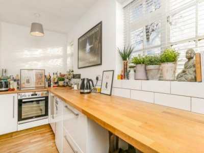 Apartment For Rent in Weybridge, United Kingdom