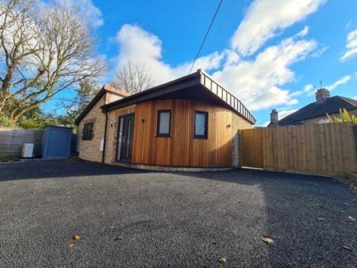 Picture of Bungalow For Rent in Wincanton, Somerset, United Kingdom