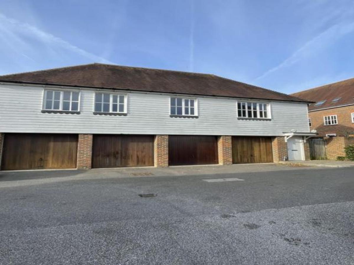 Picture of Apartment For Rent in Haywards Heath, West Sussex, United Kingdom