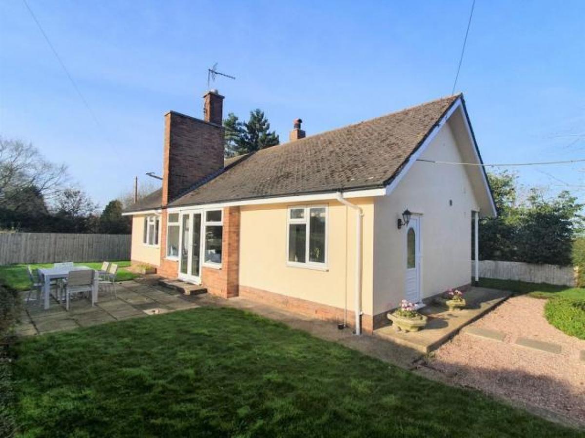 Picture of Bungalow For Rent in Whitchurch, Hampshire, United Kingdom