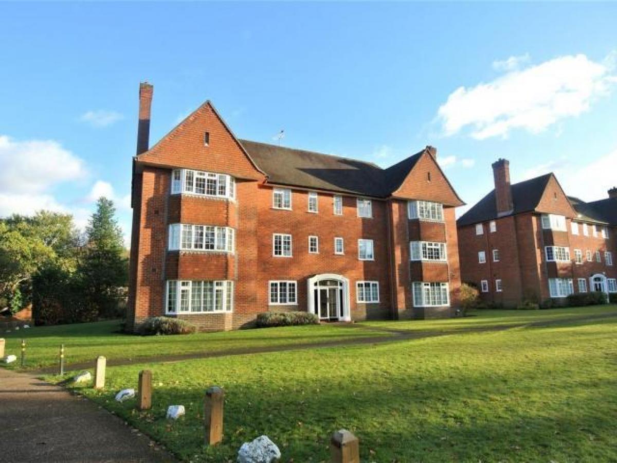 Picture of Apartment For Rent in Weybridge, Surrey, United Kingdom