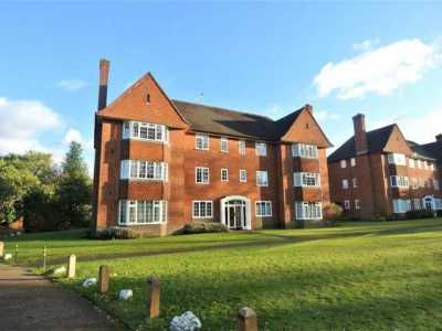 Apartment For Rent in Weybridge, United Kingdom