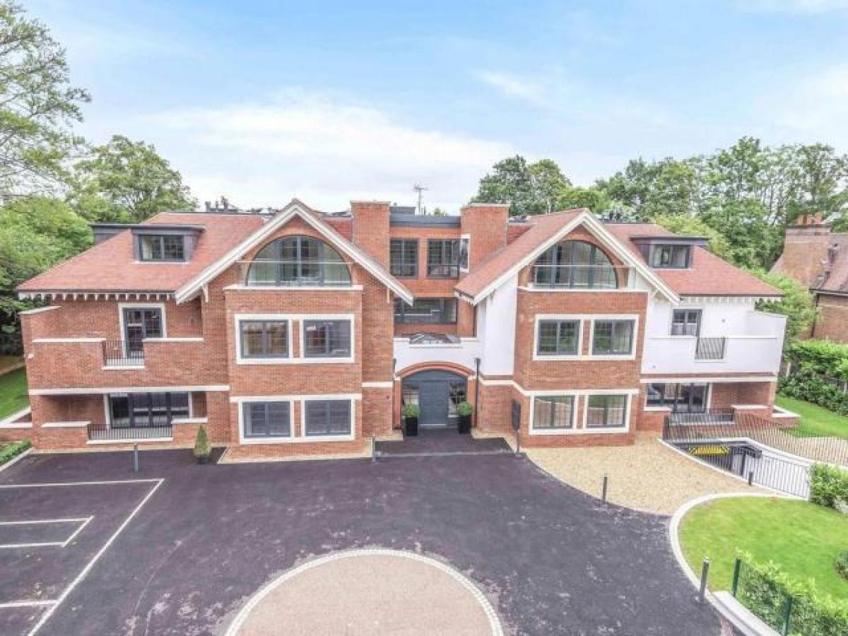 Picture of Apartment For Rent in Beaconsfield, Buckinghamshire, United Kingdom