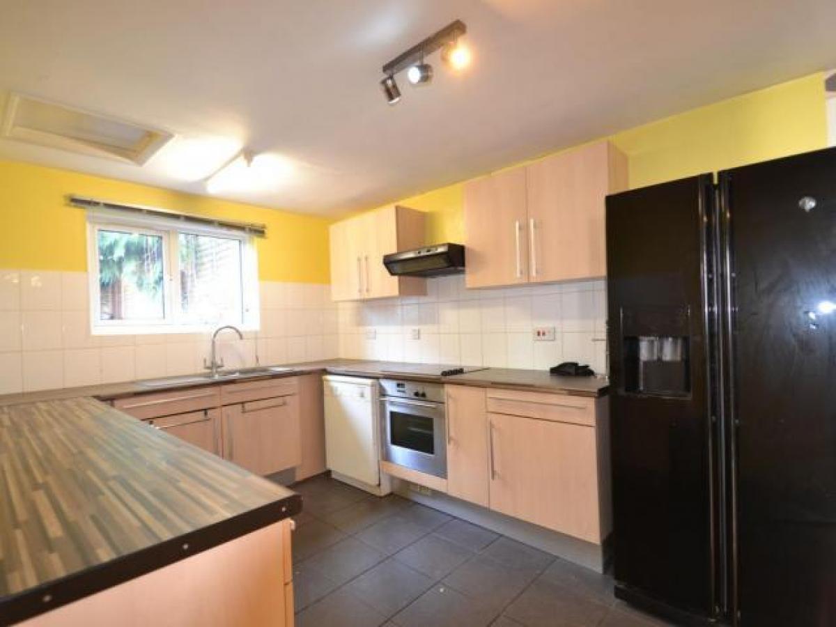 Picture of Bungalow For Rent in Redhill, Surrey, United Kingdom