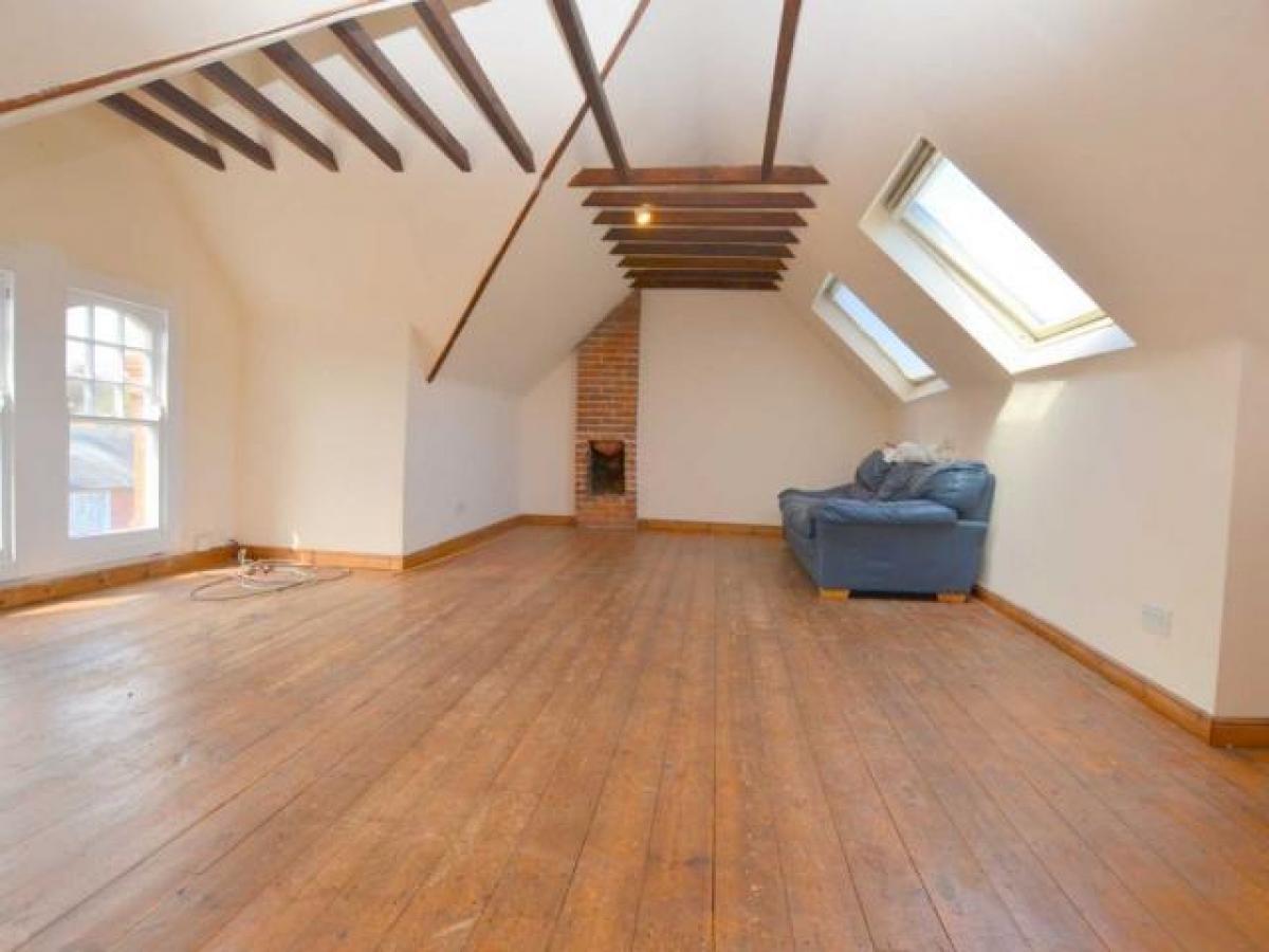 Picture of Apartment For Rent in Chesham, Buckinghamshire, United Kingdom