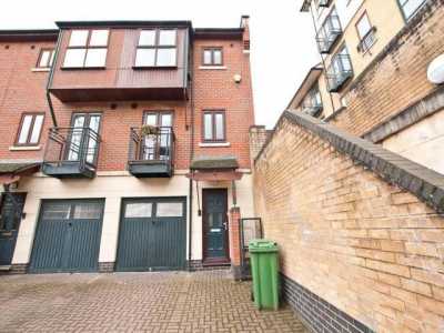 Retail For Rent in London, United Kingdom