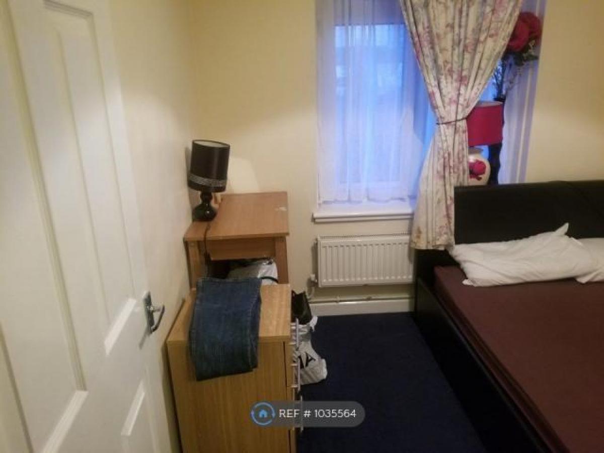 Picture of Apartment For Rent in Feltham, Northern Ireland, United Kingdom