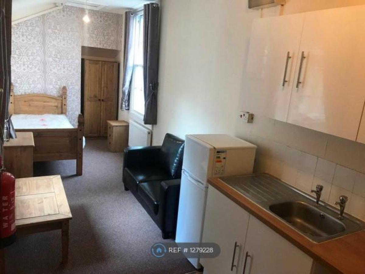 Picture of Apartment For Rent in Wolverhampton, West Midlands, United Kingdom