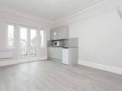 Apartment For Rent in Leigh on Sea, United Kingdom