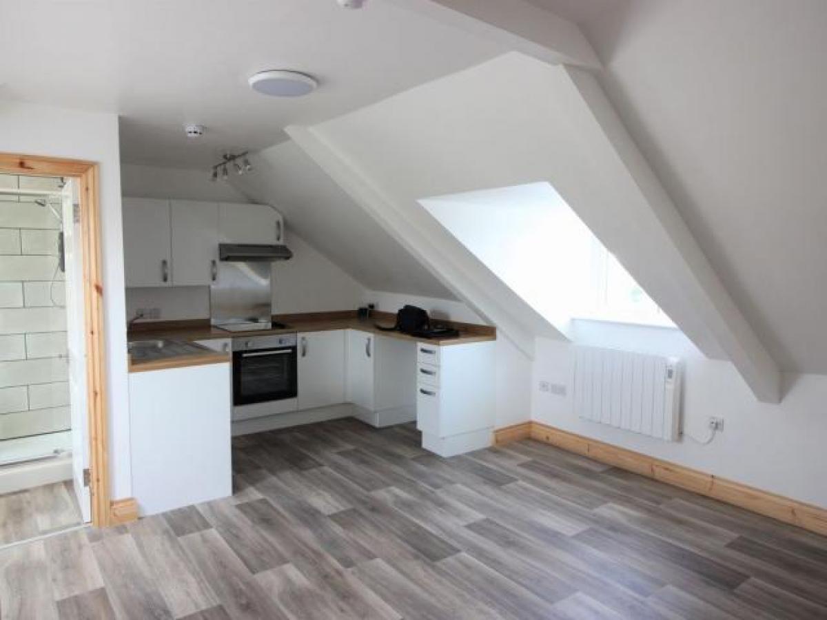 Picture of Apartment For Rent in Torquay, Devon, United Kingdom