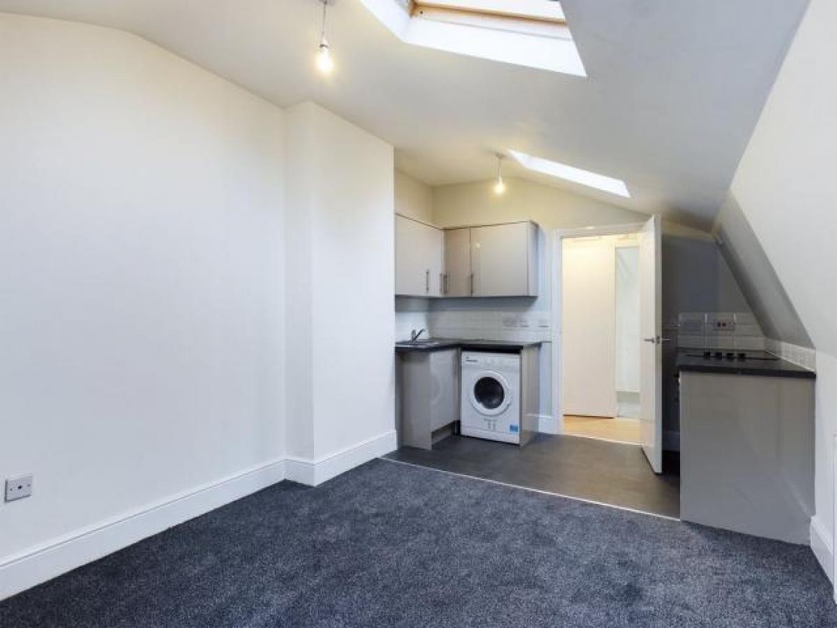 Picture of Apartment For Rent in Stroud, Gloucestershire, United Kingdom