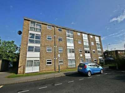 Apartment For Rent in Romford, United Kingdom